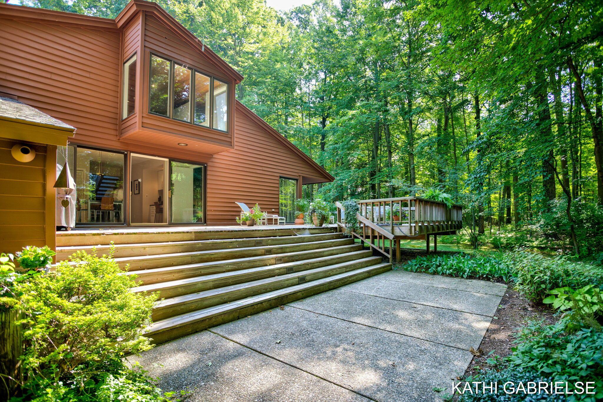 Image 3: 8-web-or-mls-18183-n-fruitport-rd