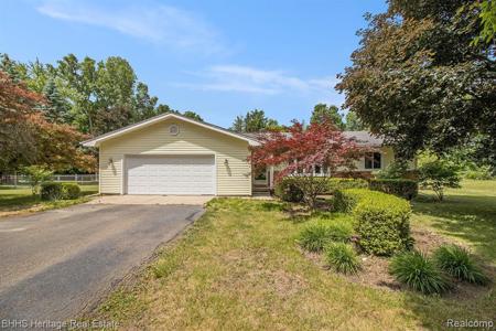 1267 OAKCREST Road