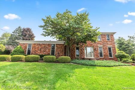 5462 LEAFWOOD Drive