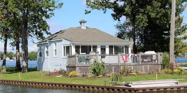 752 Preston Island