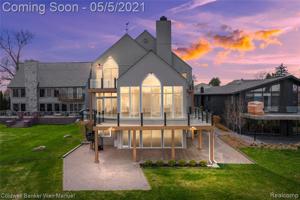 2474 Pontiac Dr Drive