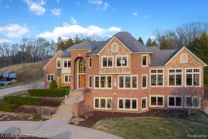 8387 Stoney Creek Drive