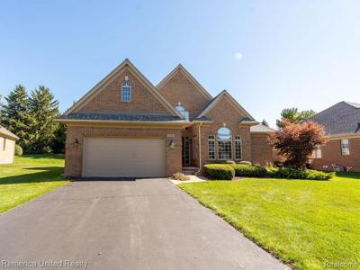 7429 Pine Vista Drive