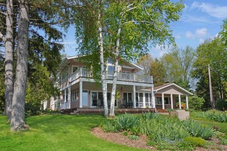 3140 N Lakeshore