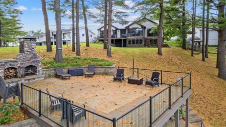 11504 Oakwood Drive