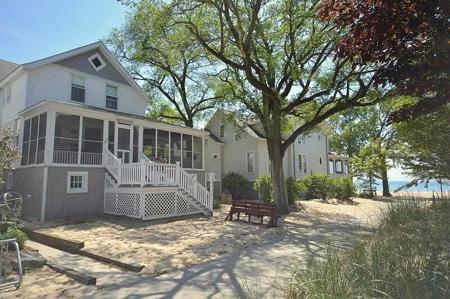 2450 Michigan Walk