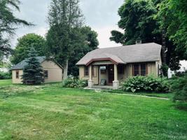 2281 Lakeshore Road