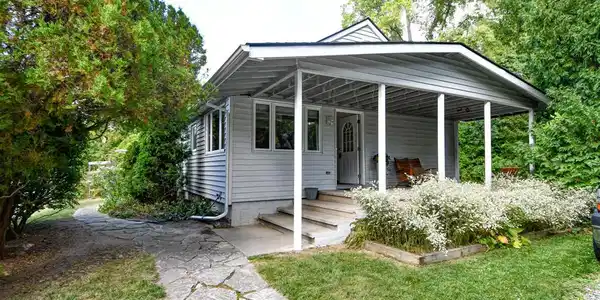 345 Summit Boulevard