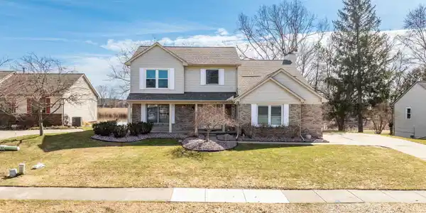 425 Lakes Edge Drive