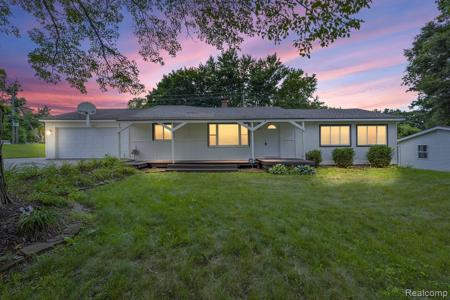5005 LINDHOLM Drive