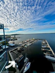 2964 LAKESHORE Drive