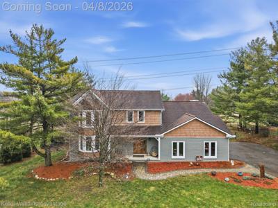 6385 Woodcrest Ridge