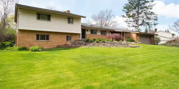 4847 CURTIS Lane