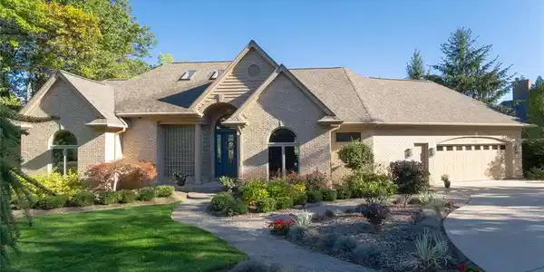 310 CAYUGA Road