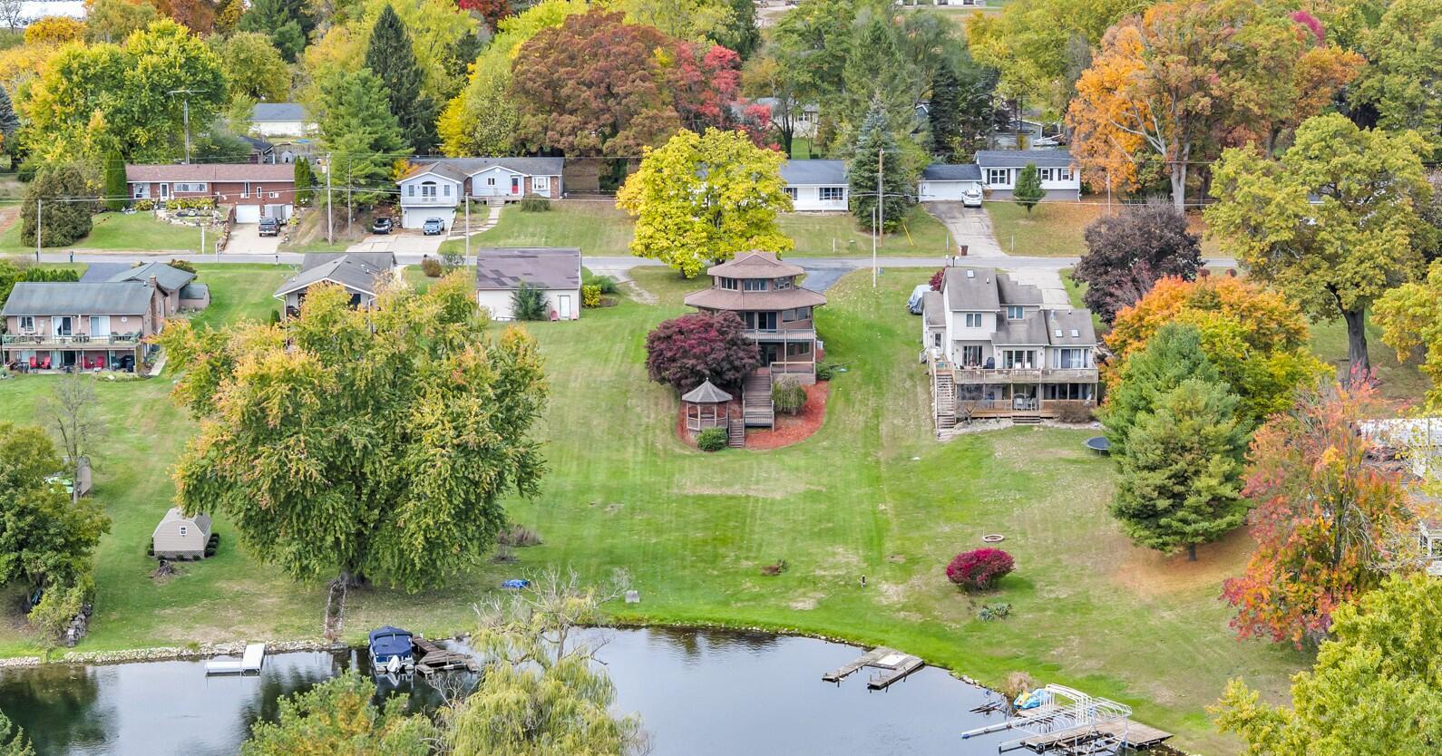 Image 3: 490 Skyline Drive
