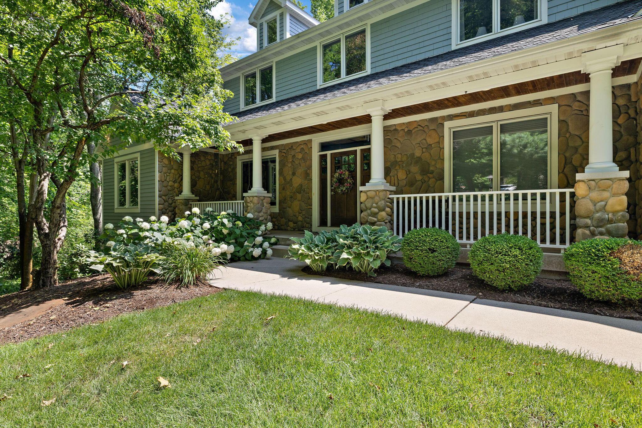 Image 3: 94-web-or-mls-1G1A8492 (1)