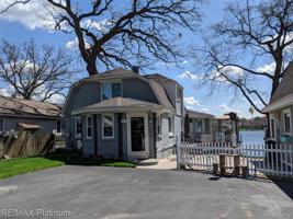518 CHICAGO Drive