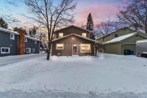 2450 GREENLAWN Avenue