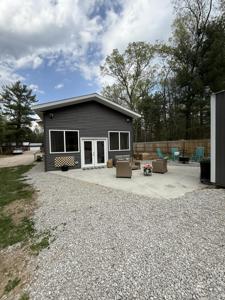 1581 Lone Pine (west) Drive