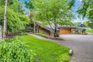2961 Barbwood Court