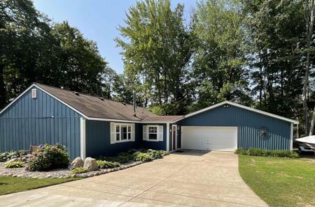 7180 Shore Road, NE