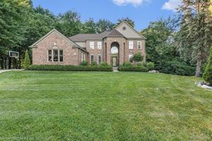 7414 Oakstone Drive