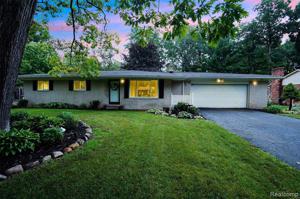 5630 WARBLER Drive
