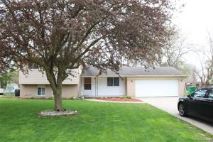 44725 LAKE CREST Drive