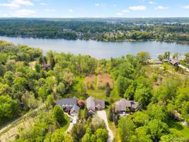 424 INDIAN LAKE Court