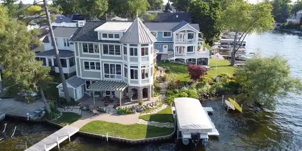 51 CRESCENT Avenue