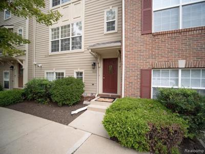 1621 TOWN COMMONS Drive