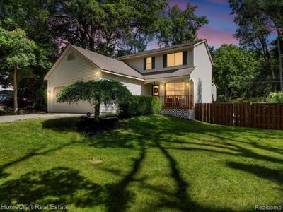 1329 MUSKINGUM Drive