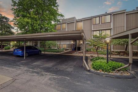 1655 Cliffs Landing 102c