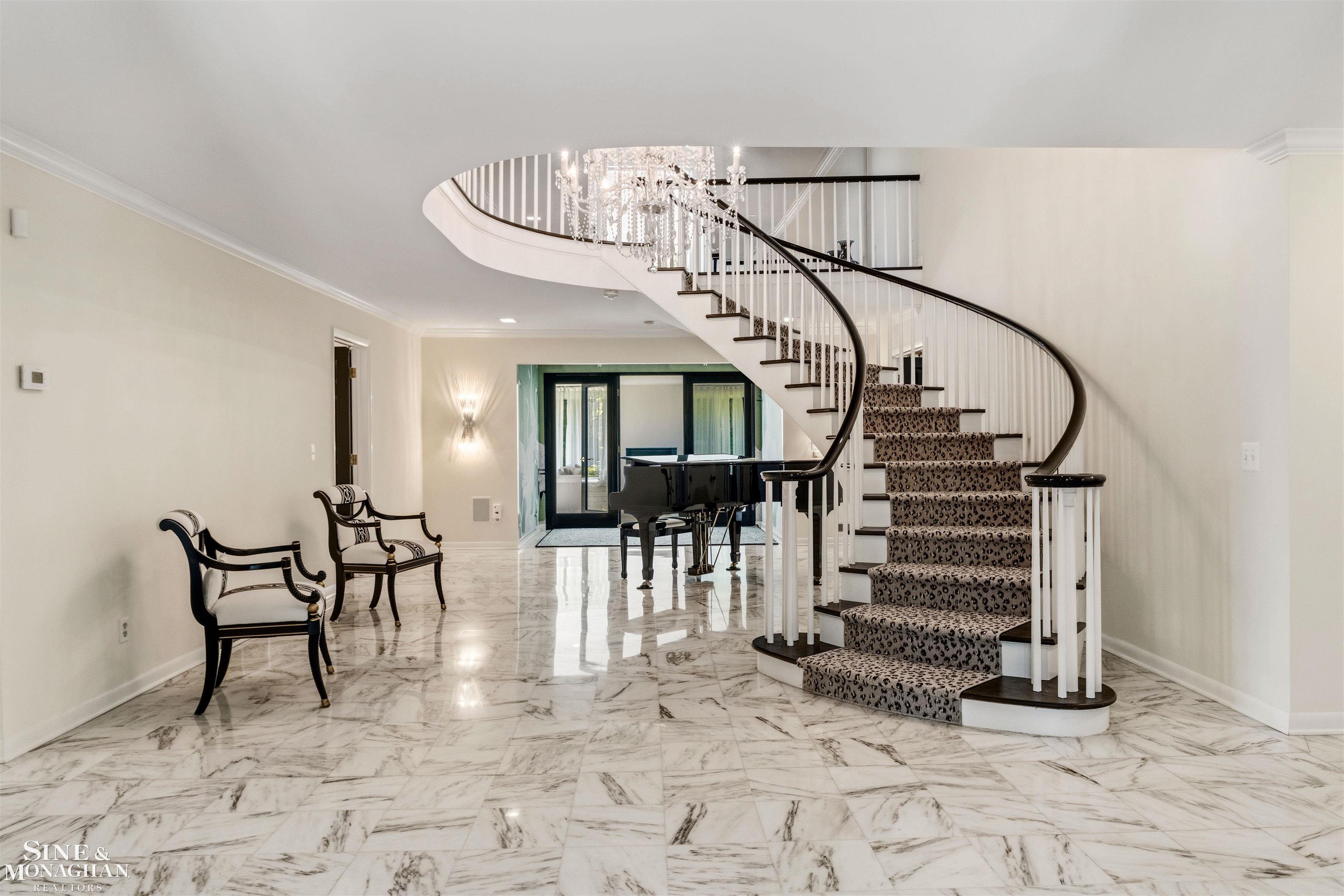 Image 2: Foyer