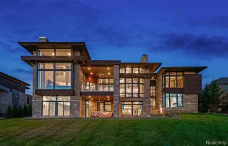 2657 TURTLE SHORES Drive