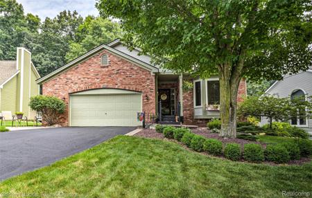 2637 Hilltop Lane