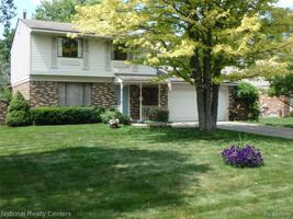 5251 WOODCREEK Trail