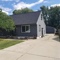 453 LAKESIDE Drive