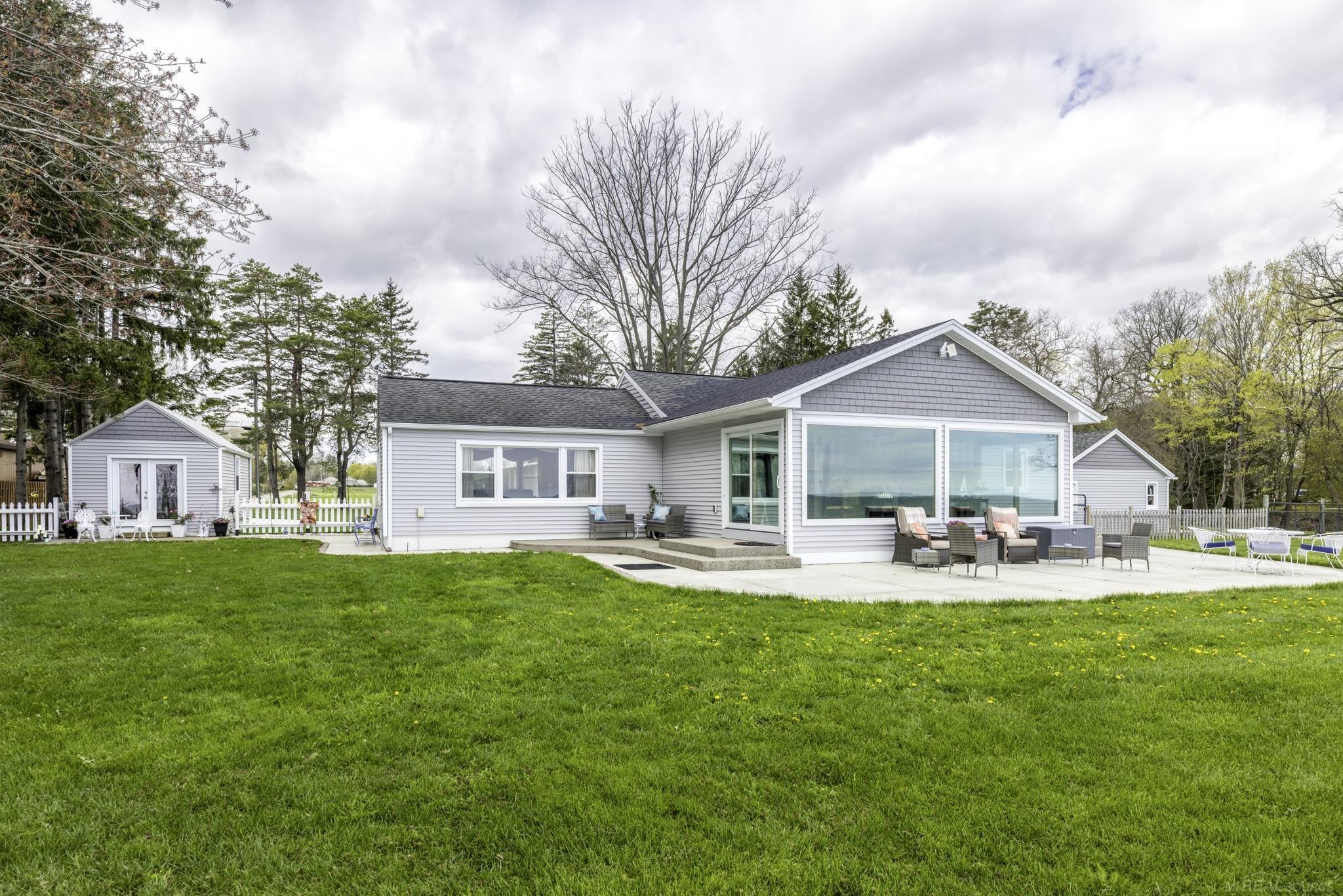 Image 1: Lexington Waterfront