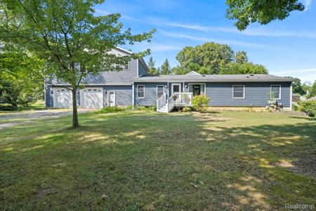 7447 Ore Lake Road