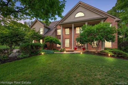 1562 Eagle Trail