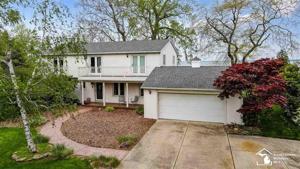 3571 Lakeshore Drive