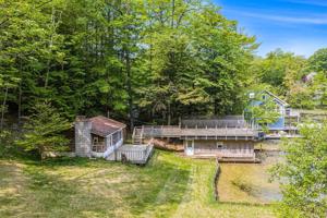6149 N Loggers Lane