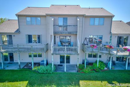 1406 E Harbour Towne Circle