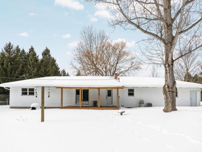 2075 S Lake Leelanau