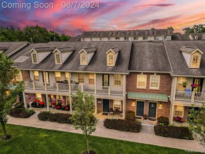 482 VILLAGE Drive