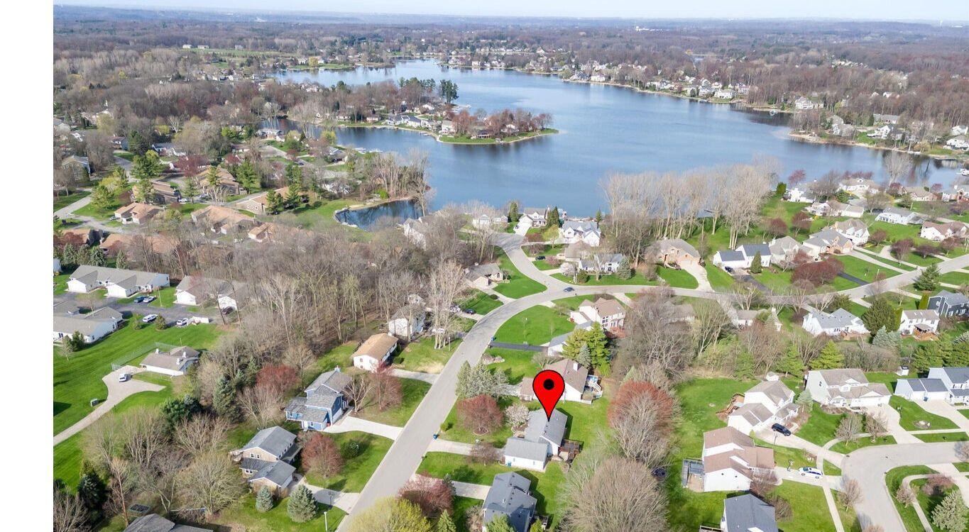 Image 4: Aerial View of Lake Bella Vista