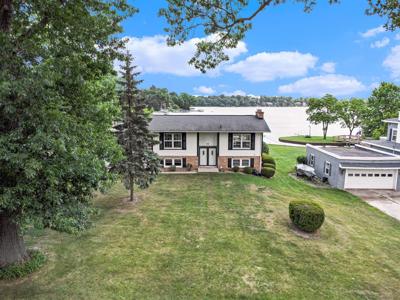 231 Lakeshore Drive