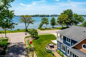 829 E WALLED LAKE Drive