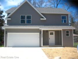 3235 Oakridge Drive